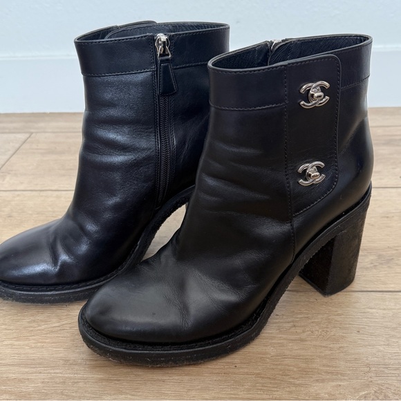 Chanel Turnlock Ankle Boots 40 - Picture 5 of 12